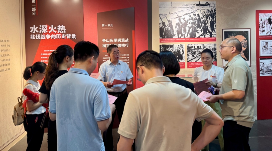 党支部活动3_副本.jpg